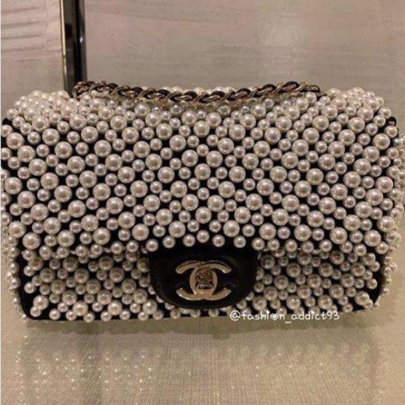 CHANEL Mini Pearl Flap Bag - Picture 2 of 11